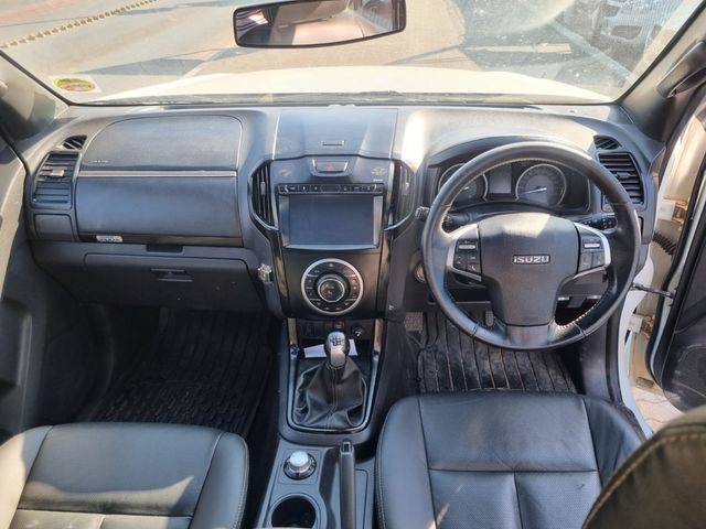 2022 Isuzu D-Max 300 LX 4x4 Double-Cab, photo 4