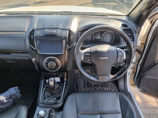 2022 Isuzu D-Max 300 LX 4x4 Double-Cab, photo 5
