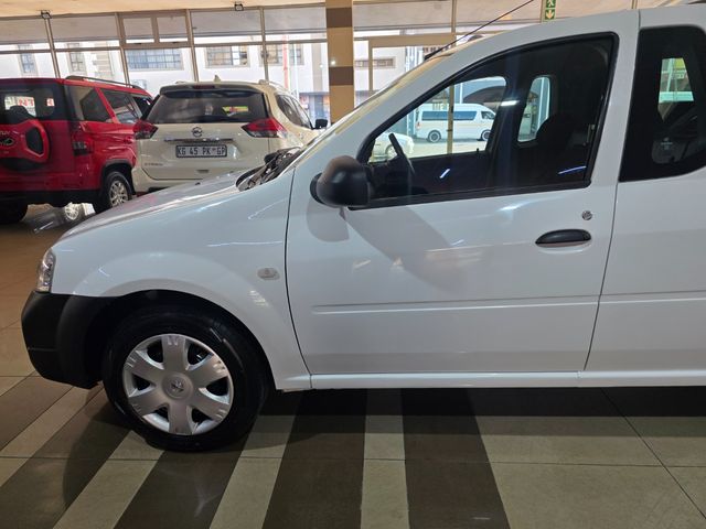 2022 Nissan NP200 1.6 A/C Safety Pack, photo 2