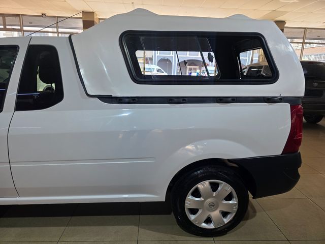 2022 Nissan NP200 1.6 A/C Safety Pack, photo 3