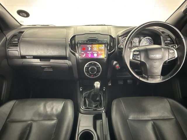 2021 Isuzu D-Max 300 LX Double-Cab, photo 2
