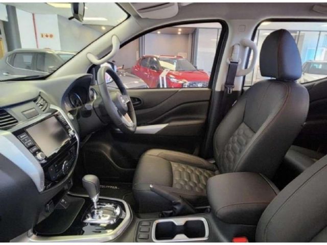 2026 Nissan Navara 2.5DDTi Stealth Auto, photo 4
