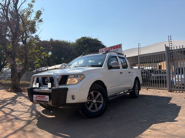 2010 Nissan Navara 2.5 dCi XE Double-Cab, photo 2