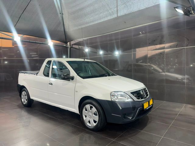 2020 Nissan NP200 1.6 A/C Safety Pack