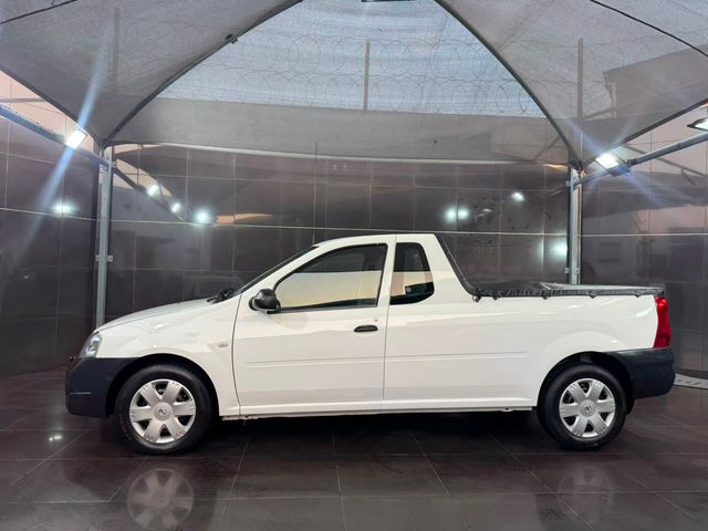 2020 Nissan NP200 1.6 A/C Safety Pack, photo 4