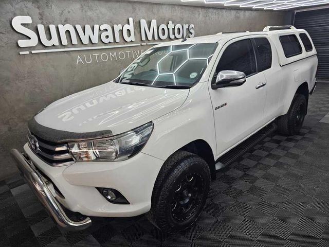 2017 Toyota Hilux 2.8 GD-6 Raised Body Raider Extended Cab, photo 2