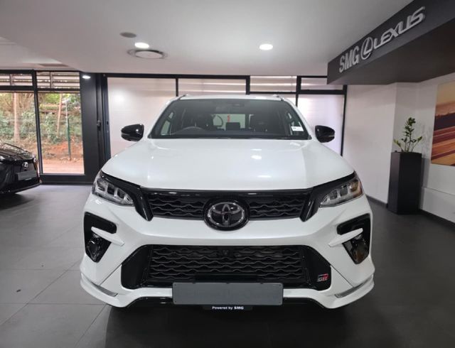 2026 Toyota Fortuner 2.8GD-6 4x4 GR-S Auto, photo 4