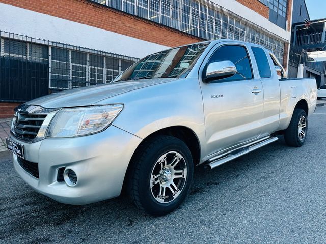 2012 Toyota Hilux 2.5 D-4D SRX Xtra-Cab