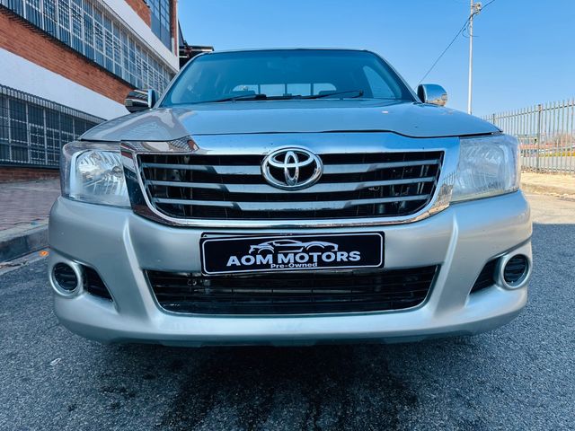 2012 Toyota Hilux 2.5 D-4D SRX Xtra-Cab, photo 2