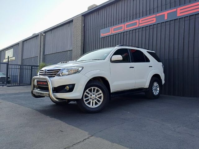 2012 Toyota Fortuner 3.0 D-4D Raised Body, photo 2