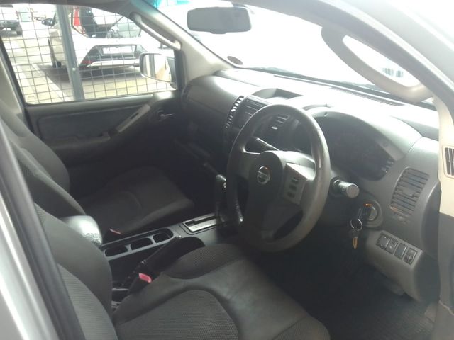 2008 Nissan Navara 4.0 V6 Auto 4x4 Double-Cab, photo 5