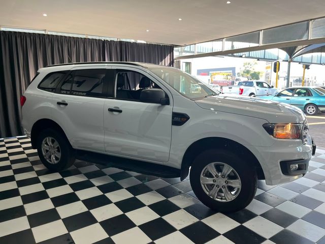 2022 Ford Everest 2.2 TDCi XLS Auto, photo 4