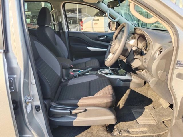 2025 Nissan Navara 2.5 DDTi LE Plus Auto Double-Cab, photo 5