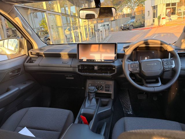 2026 Toyota Hilux 2.8 GD-6 Raider 4x4 Auto Double-Cab, photo 4