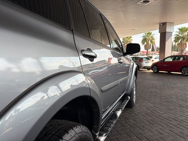 2014 Mitsubishi Pajero Sport Dark Grey, photo 5