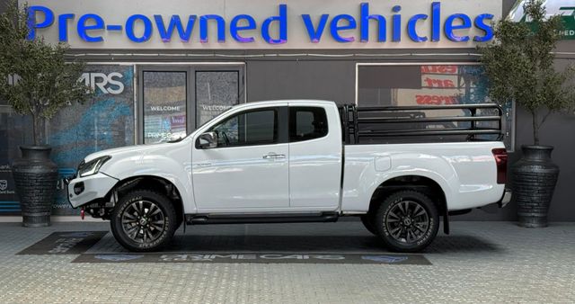 2020 Isuzu D-Max 300 LX Auto Extended Cab, photo 3