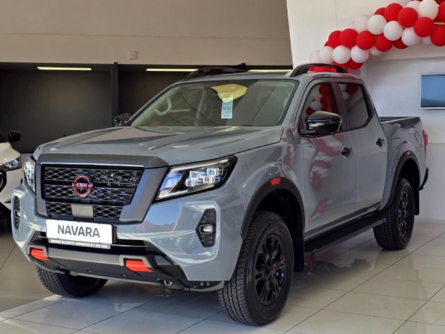 2026 Nissan Navara 2.5 DDTi PRO-4X 4X4 Auto Double-Cab, photo 2