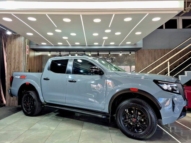 2025 Nissan Navara 2.5 DDTi PRO-2X Auto Double-Cab, photo 3