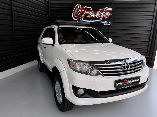 2013 Toyota Fortuner 4.0 V6 Auto 4x4, photo 4