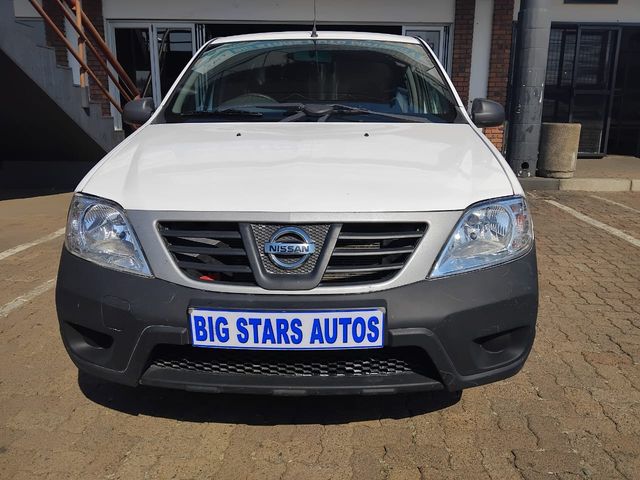 2021 Nissan NP200 1.6 (Petrol, Manual, photo 3