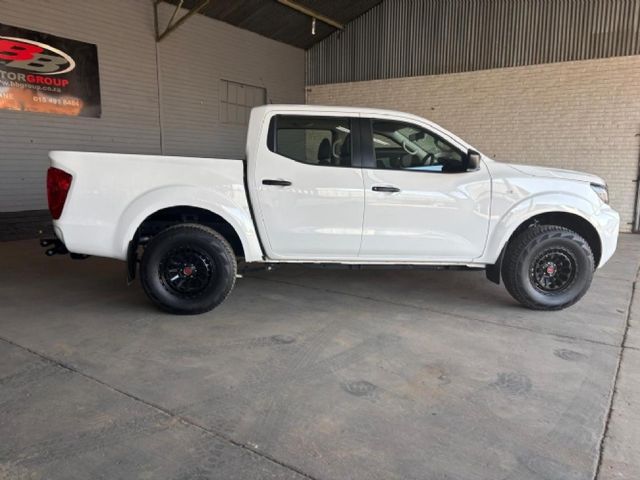 2026 Nissan Navara 2.5D XE Double-Cab, photo 4