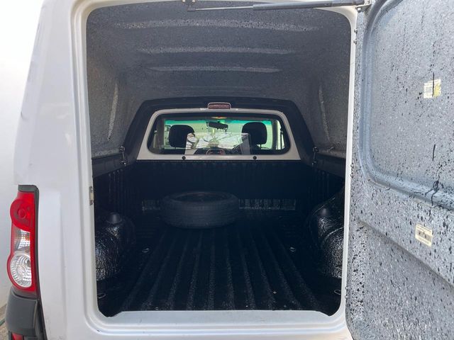 2023 Nissan NP200 1.6 A/C Safety Pack, photo 5