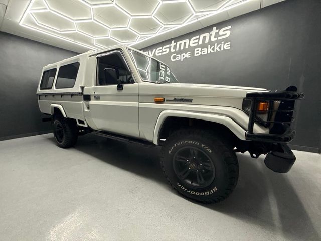 2005 Toyota Land Cruiser 70 4.5 Single-Cab