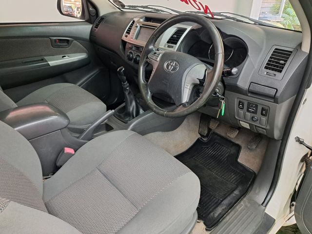 2012 Toyota Hilux 3.0 D-4D Raider Xtra-Cab, photo 5