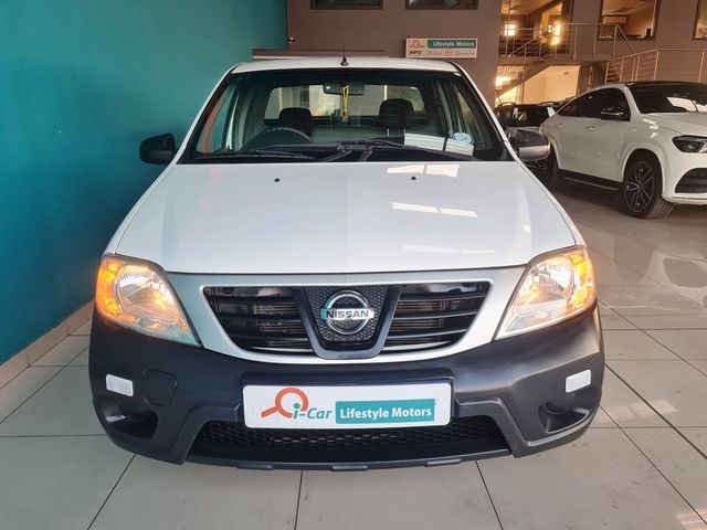 2018 Nissan NP200 1.6 A/C Safety Pack, photo 2