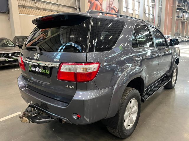 2011 Toyota Fortuner 3.0 D-4D 4x4, photo 3