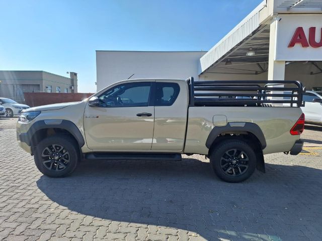 2024 Toyota Hilux 2.8 GD-6 Raised Body Legend Auto Extended Cab, photo 3