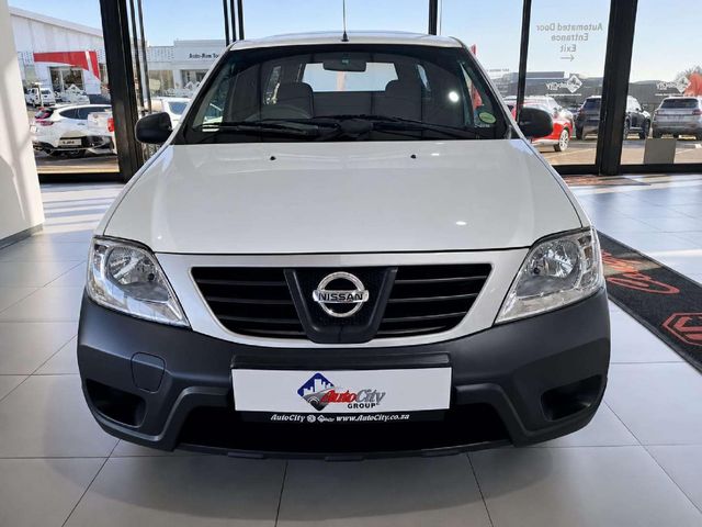 2021 Nissan NP200 1.6 A/C Safety Pack, photo 2