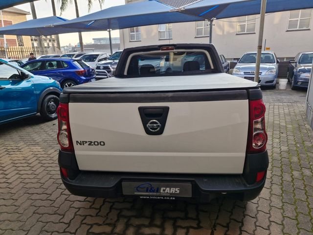 2023 Nissan NP200 1.6 A/C Safety Pack, photo 5