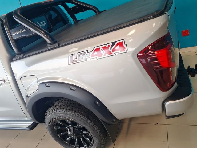 2021 Nissan Navara 2.5 DDTi LE Plus 4X4 Auto Double-Cab, photo 4