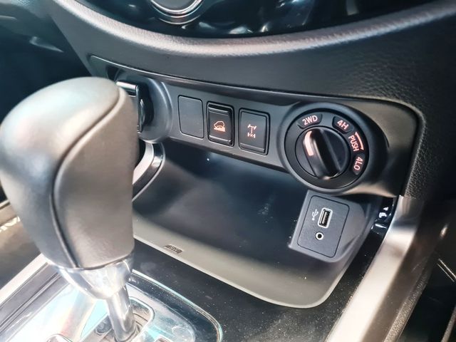 2021 Nissan Navara 2.5 DDTi LE Plus 4X4 Auto Double-Cab, photo 5