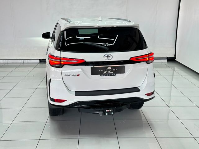 2025 Toyota Fortuner 2.8 GD-6 R/B Auto, photo 4