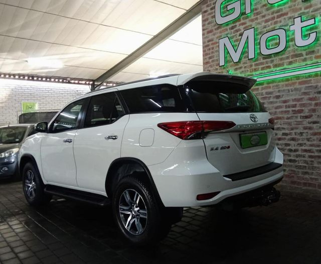 2022 Toyota Fortuner 2.4 GD-6 Raised Body, photo 2
