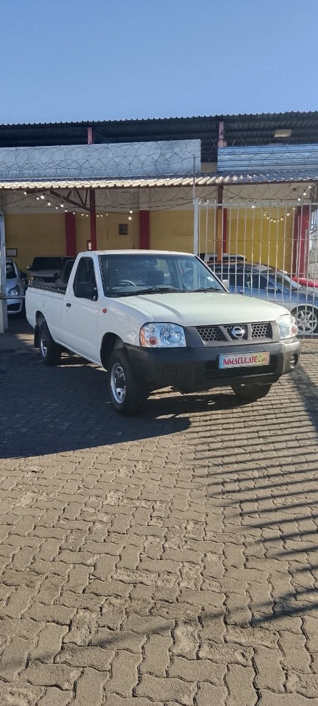 2016 Nissan NP300 2.0i LWB Single-Cab