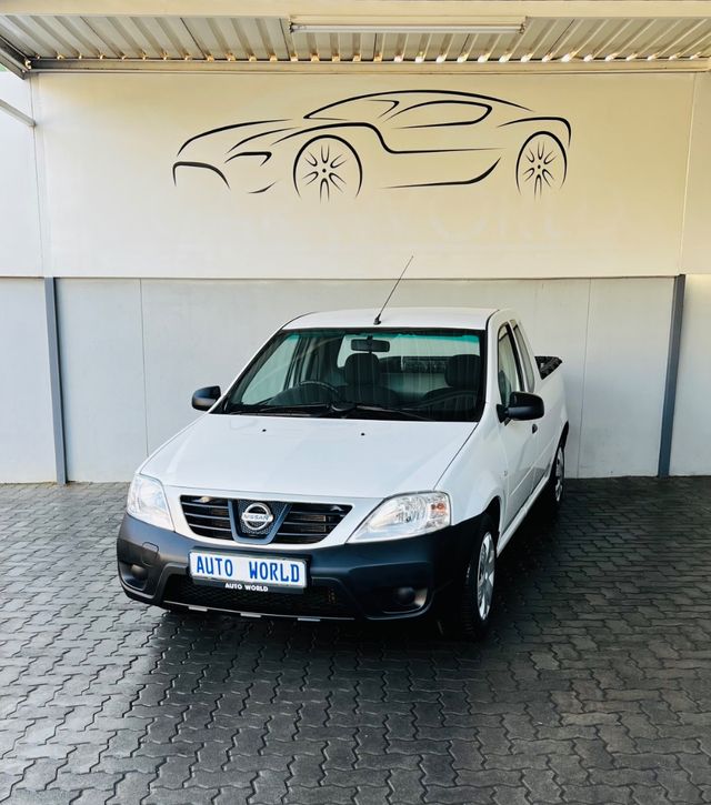 2023 Nissan NP200 1.6 A/C Safety Pack