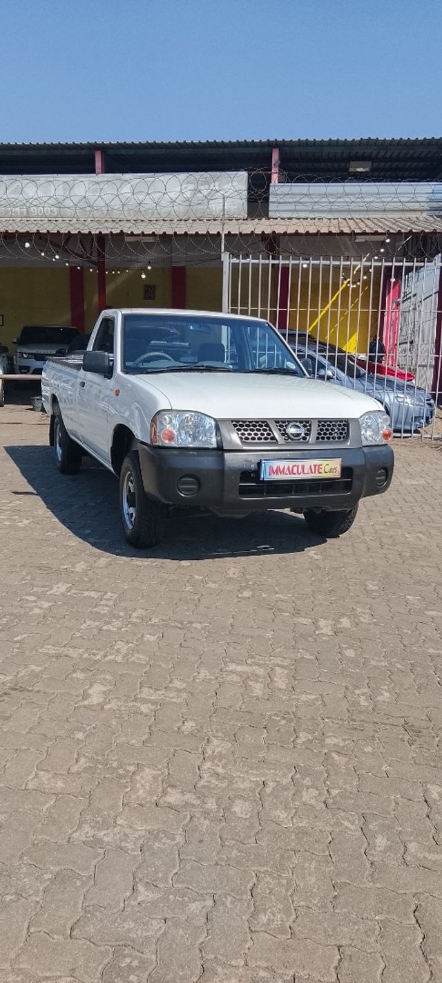 2017 Nissan NP300 2.0i LWB Single-Cab