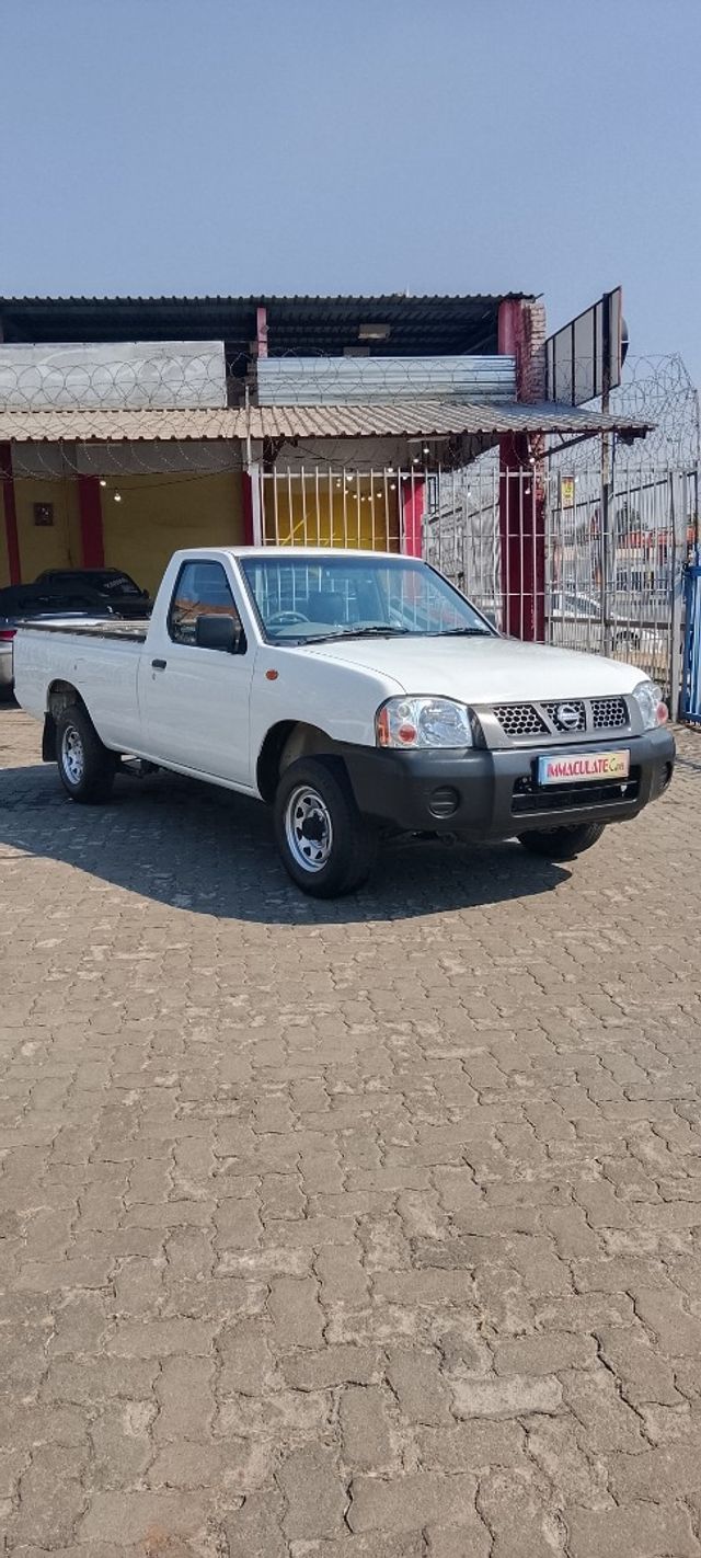 2016 Nissan NP300 2.0i LWB Single-Cab