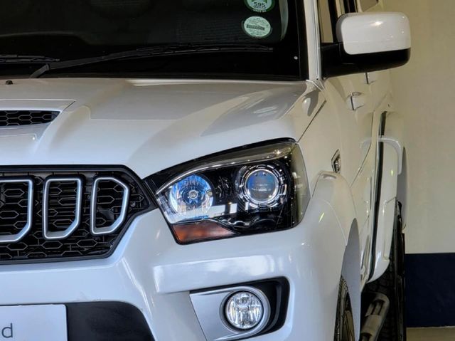 2025 Mahindra Pik Up 2.2 mHawk S6 Refresh 4x4 Auto Double-Cab, photo 3