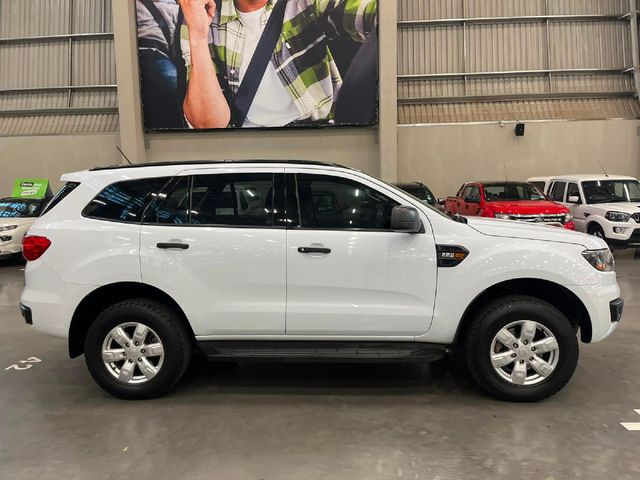 2017 Ford Everest 2.2 TDCi XLS Auto, photo 2