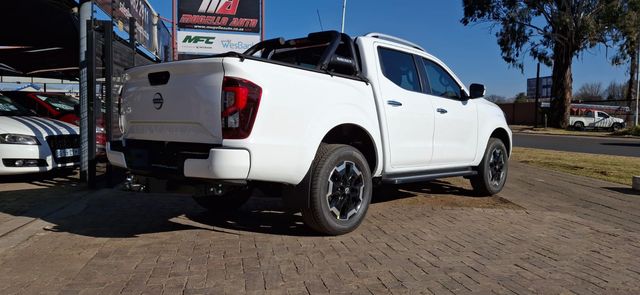 2026 Nissan Navara 2.5D LE 4X2 Double Cab Auto, photo 3