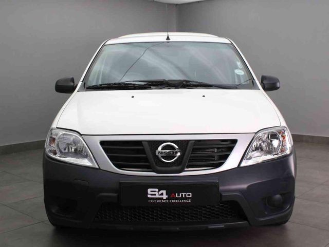 2023 Nissan NP200 1.6 A/C Safety Pack, photo 3
