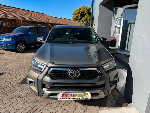 2022 Toyota Hilux 2.8 GD-6 Raised Body Legend Auto Double-Cab, photo 3