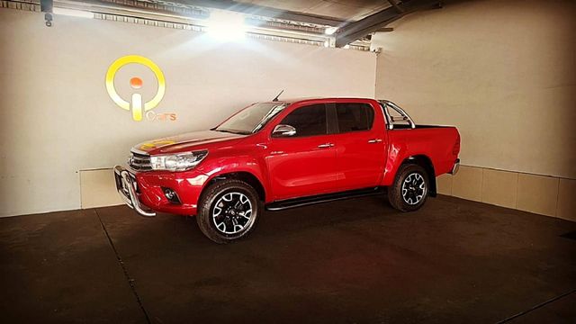2017 Toyota Hilux 2.8 GD-6 Raider 4x4 Double-Cab Auto, photo 2