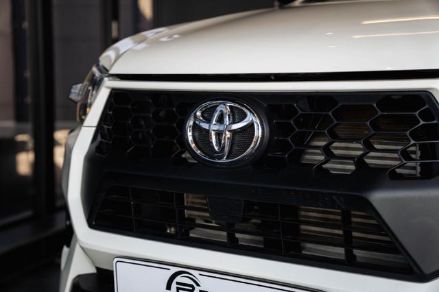 2025 Toyota Hilux 2.4 GD-6 Raised Body Raider Auto Double-Cab, photo 5
