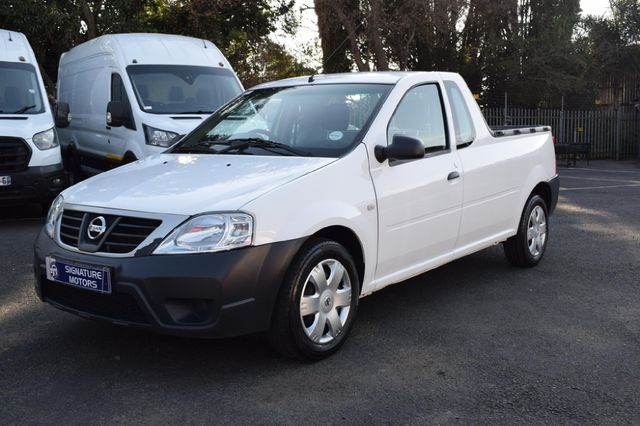 2023 Nissan NP200 1.6 A/C Safety Pack