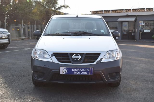 2023 Nissan NP200 1.6 A/C Safety Pack, photo 2